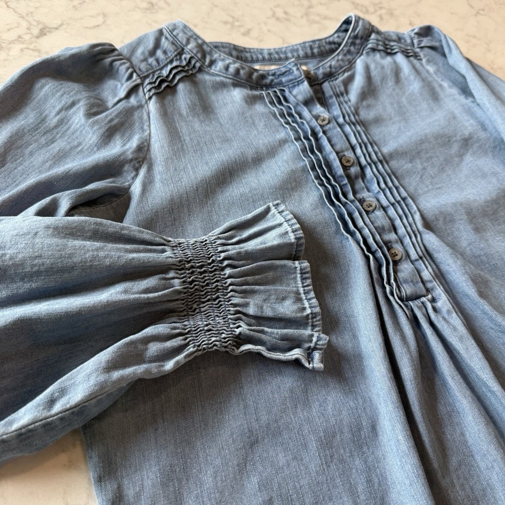Chambray Blouse Smocked Ruffle Sleeve Pintuck Placard LOFT Light Wash Women's XS